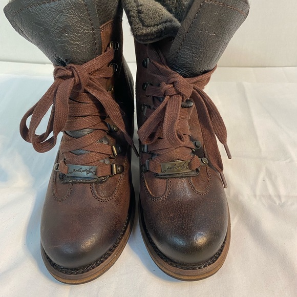Frye Vera Hiker Boots Excellent Like New Condition - Picture 4 of 10